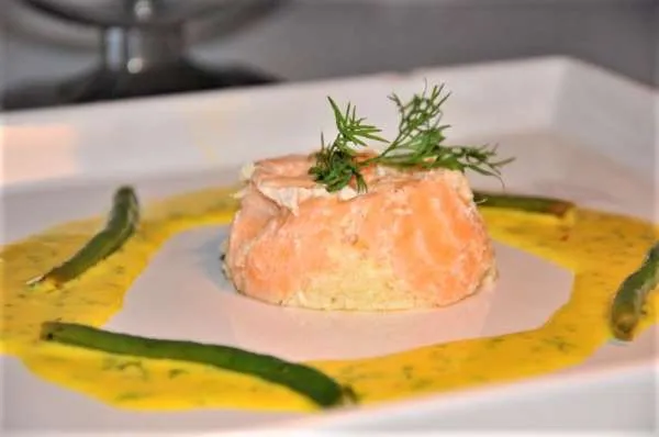 Laks & havkatmousse m. fiskesauce